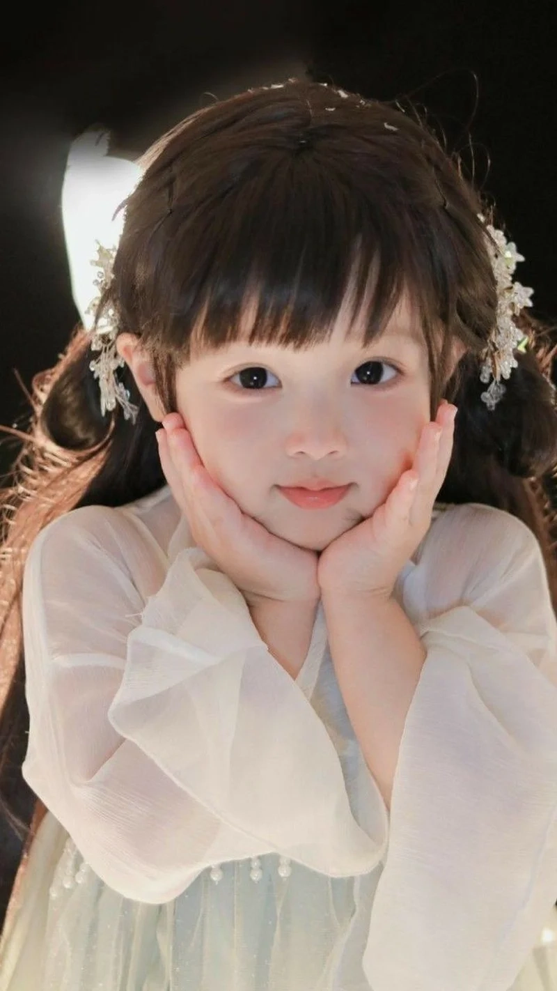 Chọn phong cách đáng yêu mỗi ngày với ảnh avatar em bé cute
