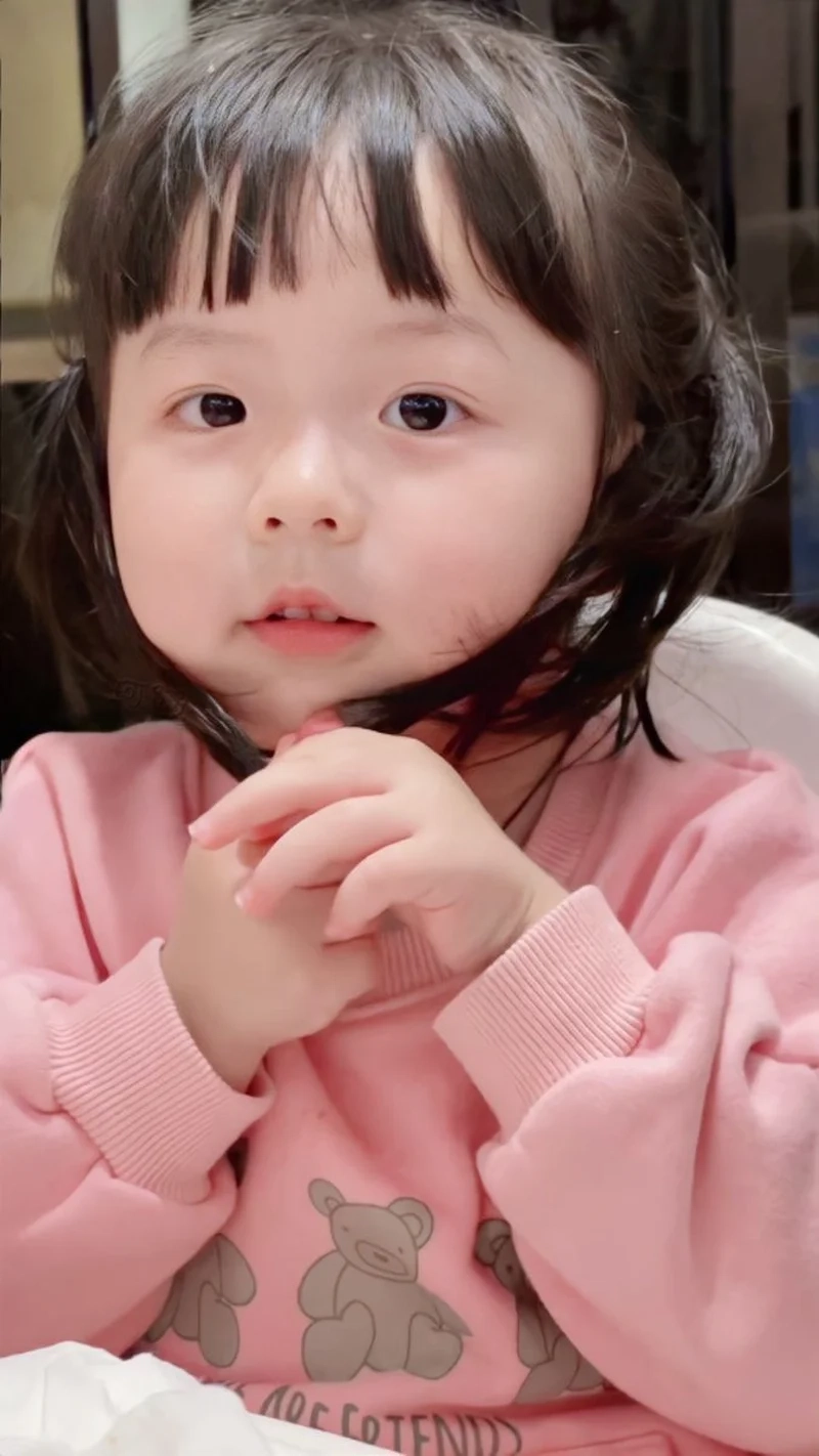 Làm nổi bật trang cá nhân cùng avatar bé gái