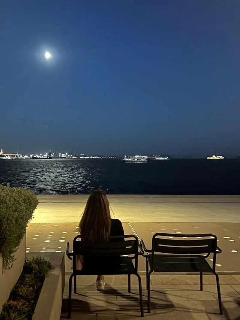 Trải nghiệm cô đơn qua ảnh avatar thất tình