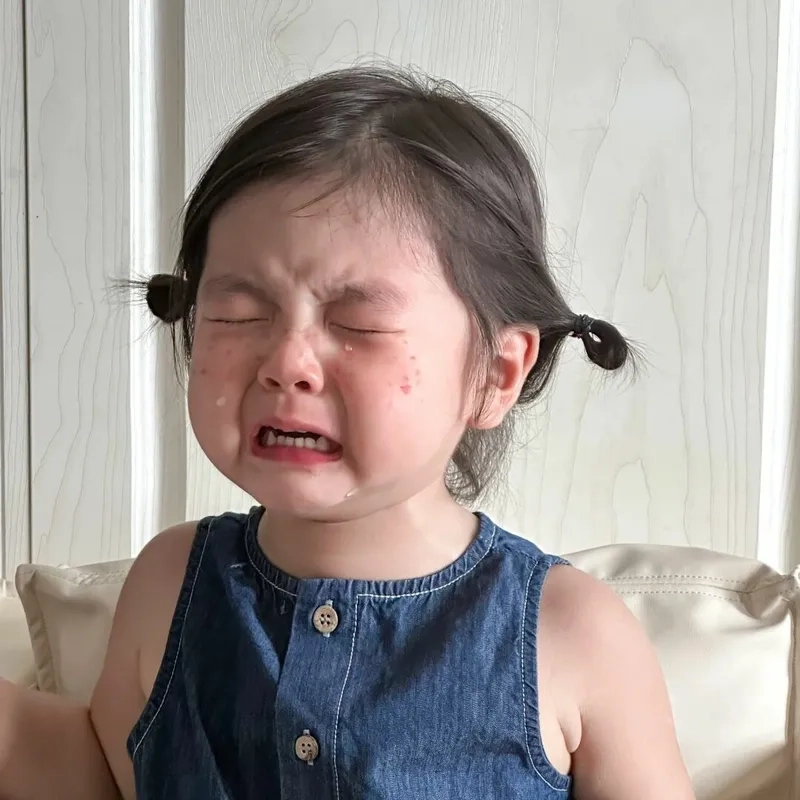 Cậu bé khóc khiến ai cũng thương meme khóc như một đứa trẻ (crying kid)