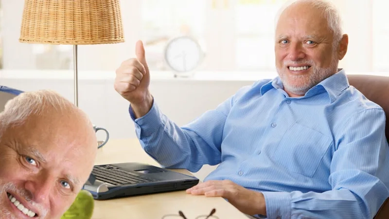Khuôn mặt cười gượng làm tôi meme hide the pain Harold