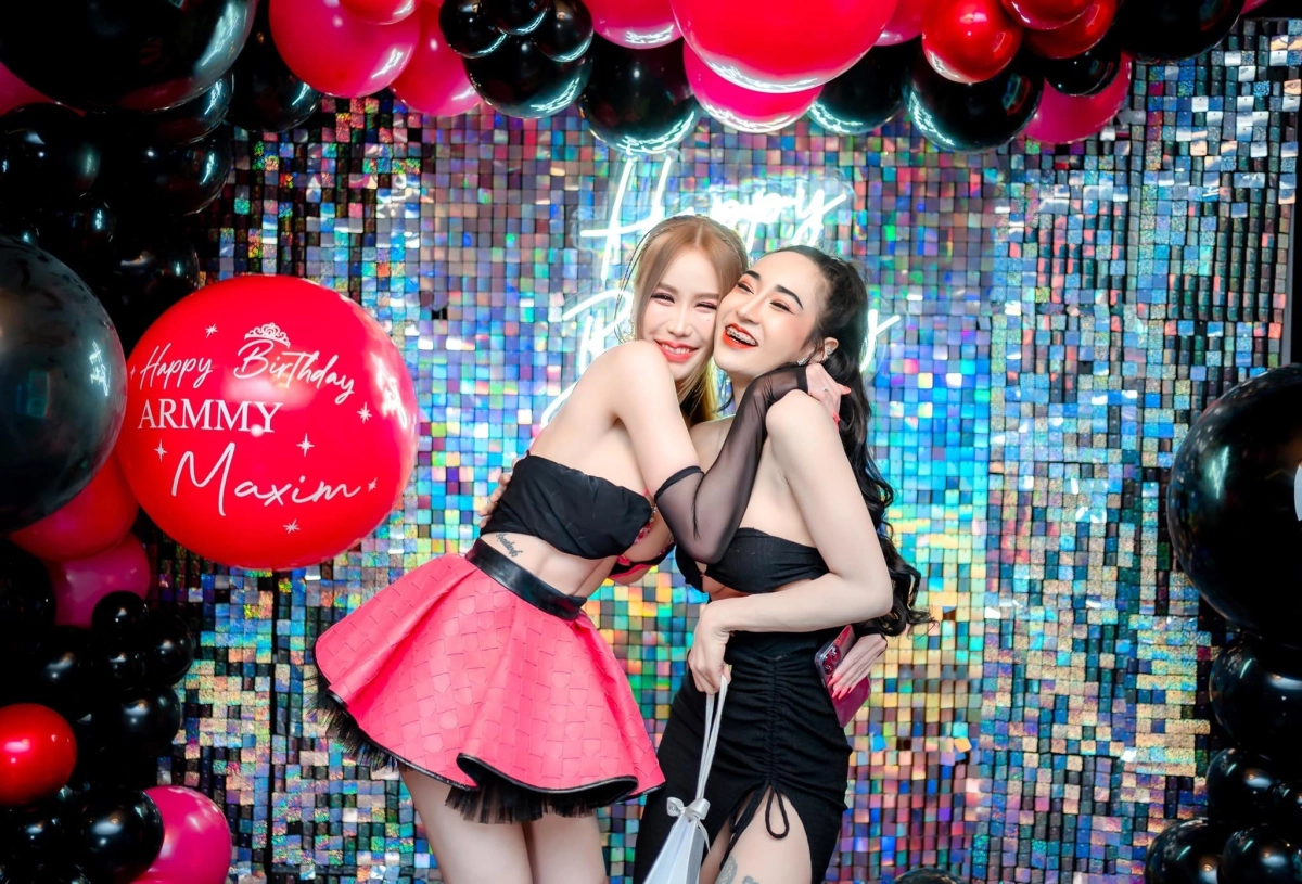 Ảnh gái xinh cosplay khoe vú hư hỏng sexy