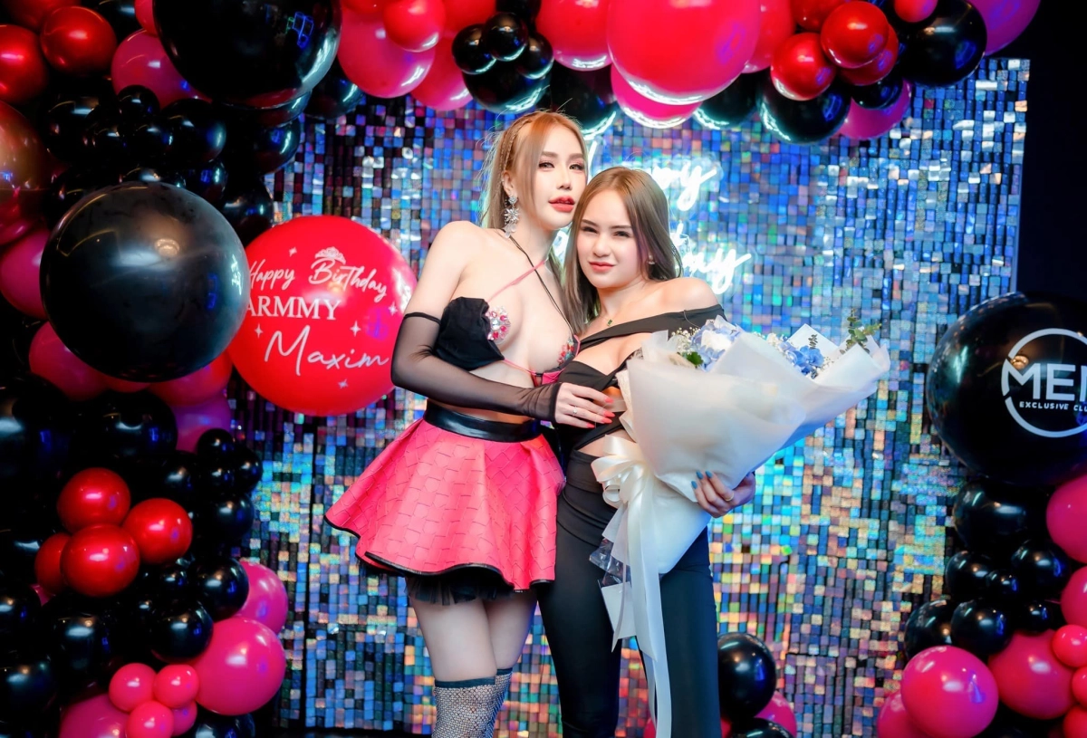 Ảnh sex gái việt vú bự to tròn nóng bỏng