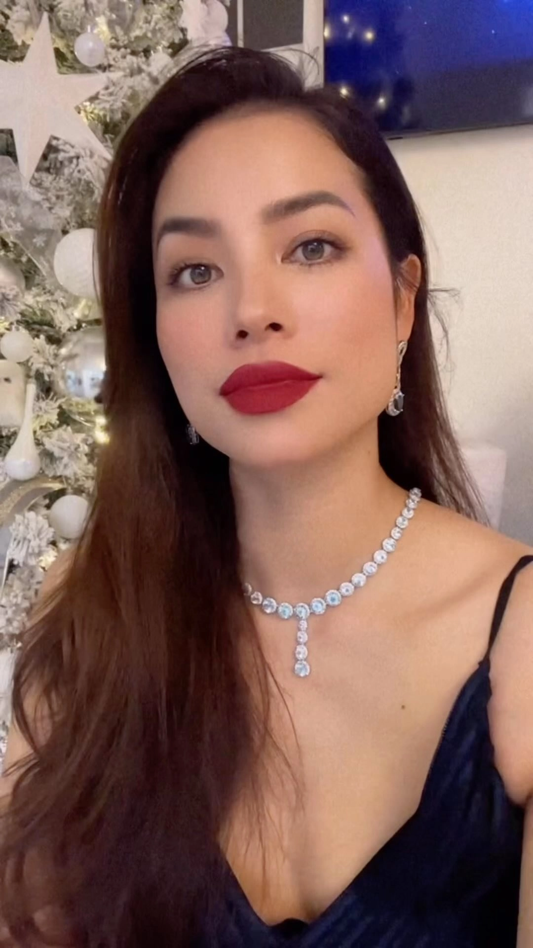 Con gái dễ thương ngọt ngào dịu dàng gợi cảm nóng bỏng cuốn hút mê hoặc