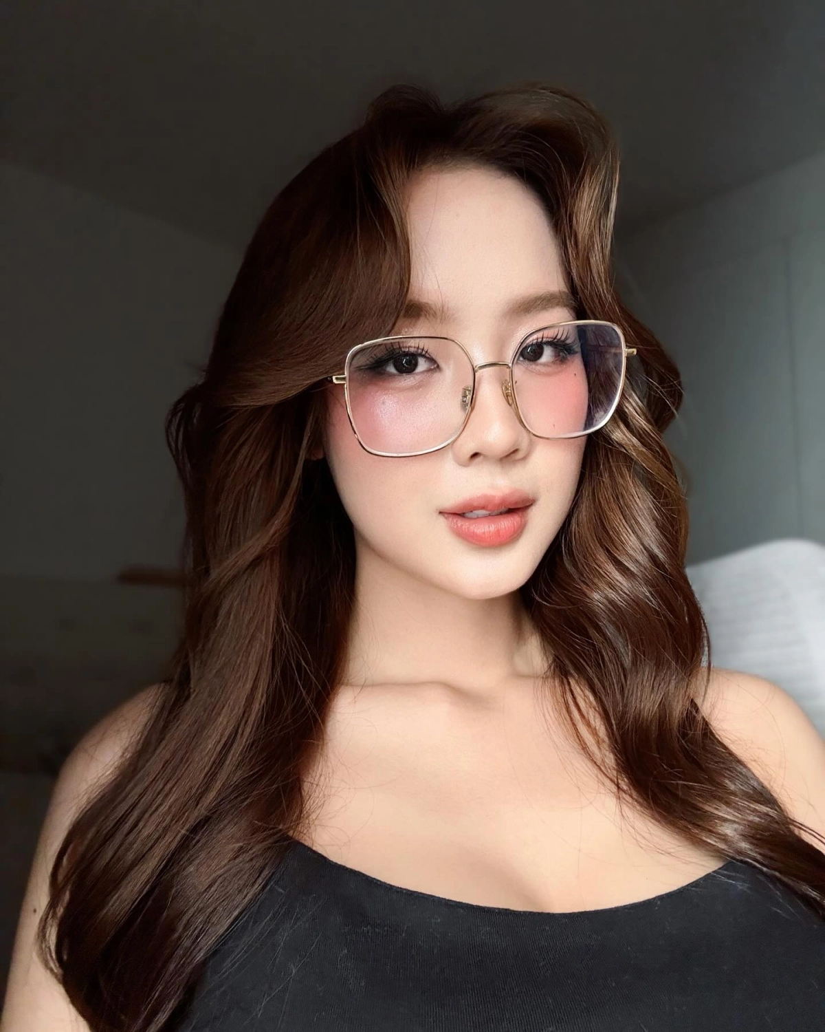 Cô gái xinh vẻ đẹp xinh tươi gợi tình nóng bỏng cuốn hút mê mẩn