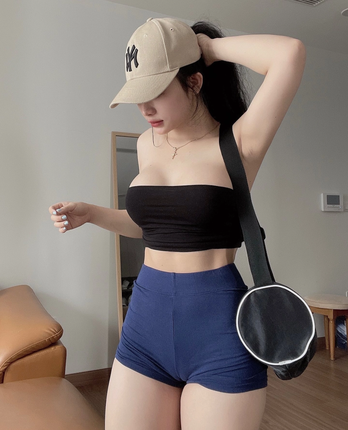 Con gái ngầu vẻ cá tính nổi bật sexy nóng bỏng khiến ai cũng mê hoặc