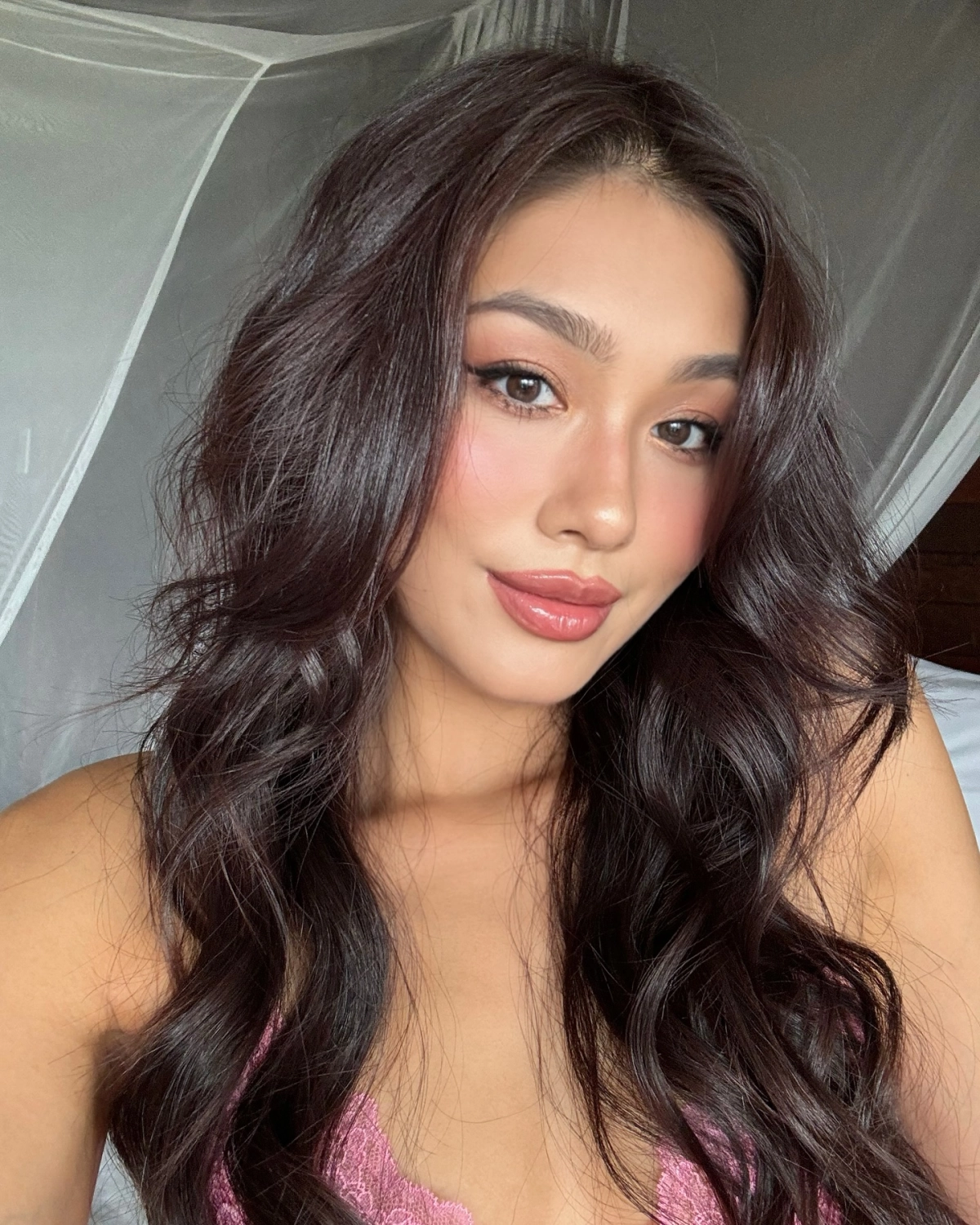 Hình ảnh bé gái cute dễ thương vẻ dễ thương cuốn hút nóng bỏng quyến rũ