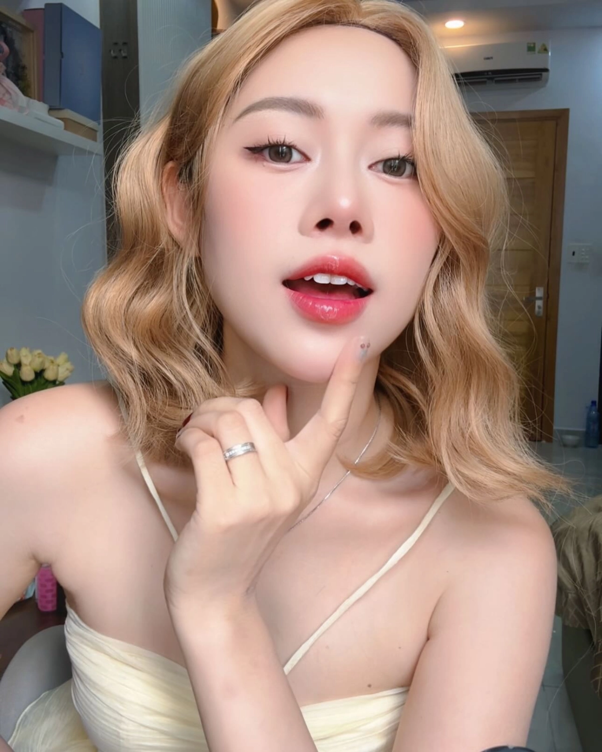 Cô gái cute anime nhân vật anime dễ thương sexy nóng bỏng cuốn hút